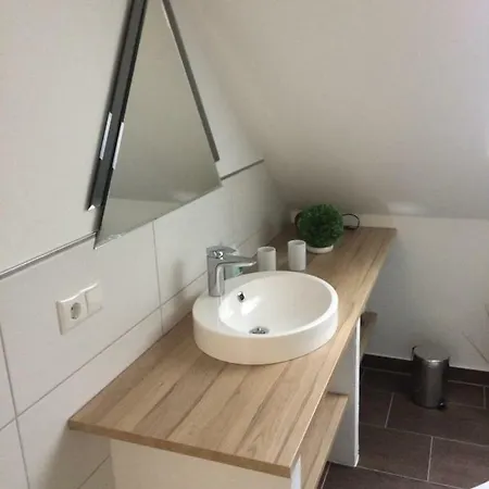 アパート Haus Willi - Kleine & Schnuckelige In Mit Wlan Balkon Parkplatz - Neu & Sauber & Gemuetlich *